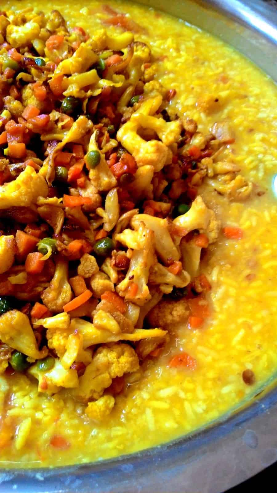 Mili Juli Dal Chawal ki Khichdi - Mixed Lentil and Veggie Rice