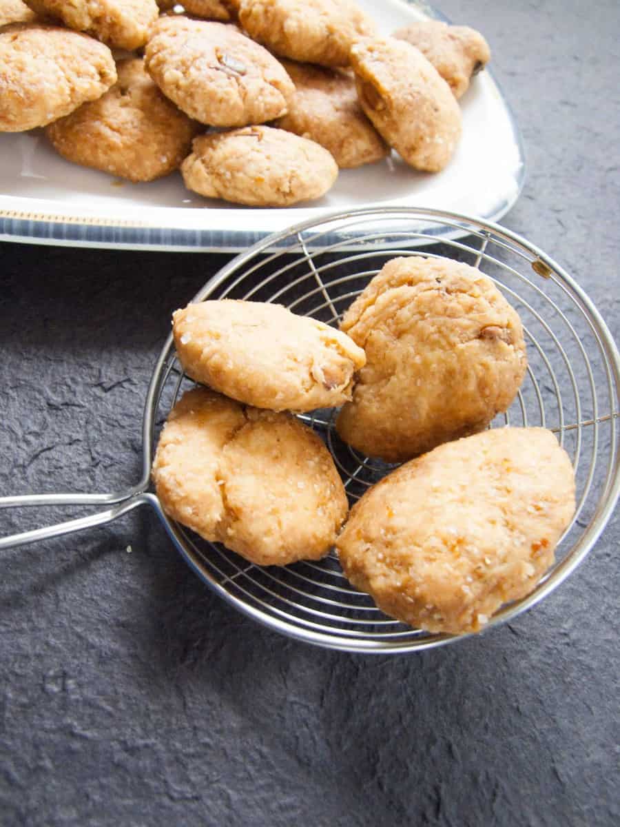 Bihari Style Thekua Recipe – Step by Step Video