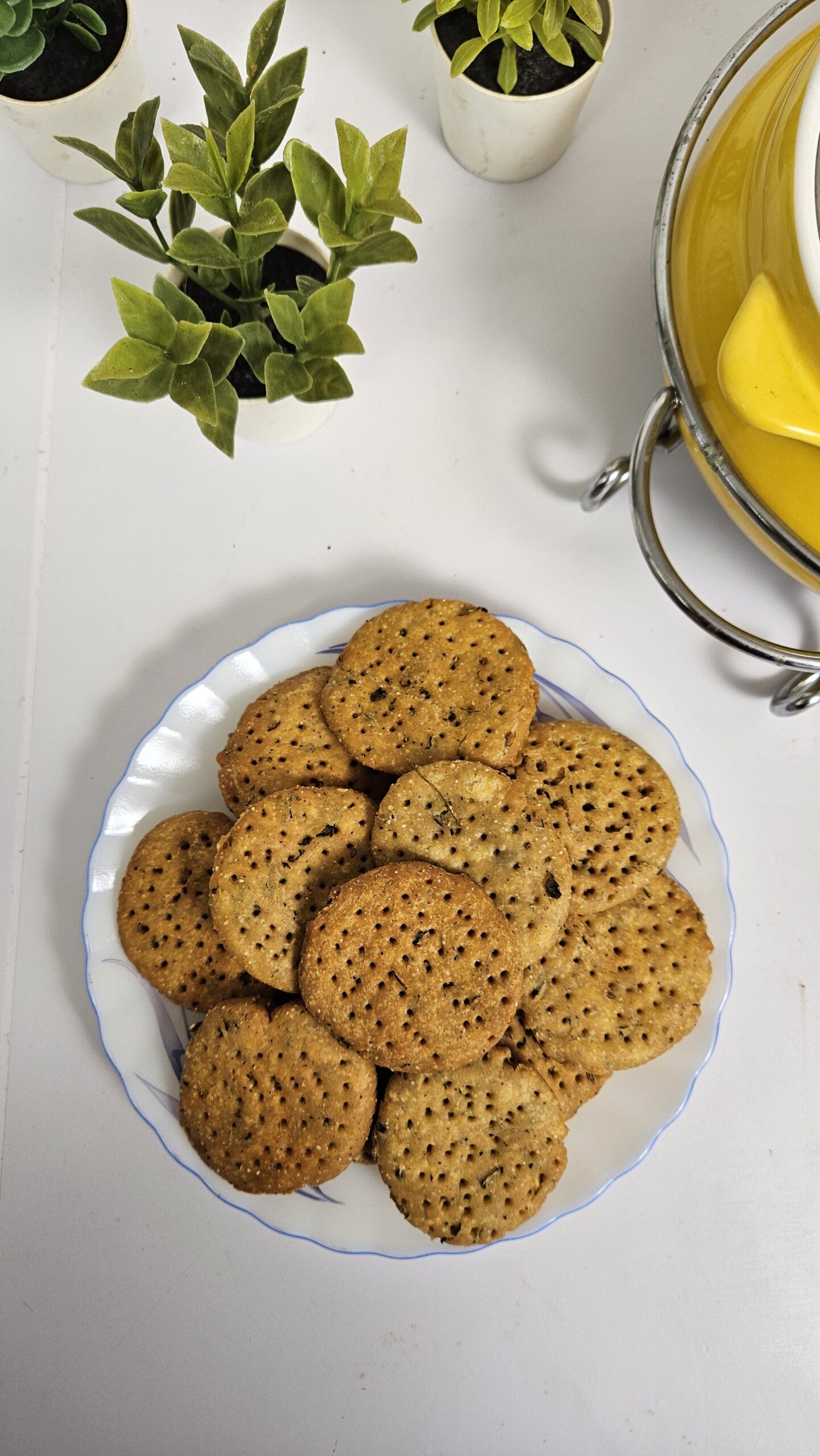 Methi Mathri Recipe