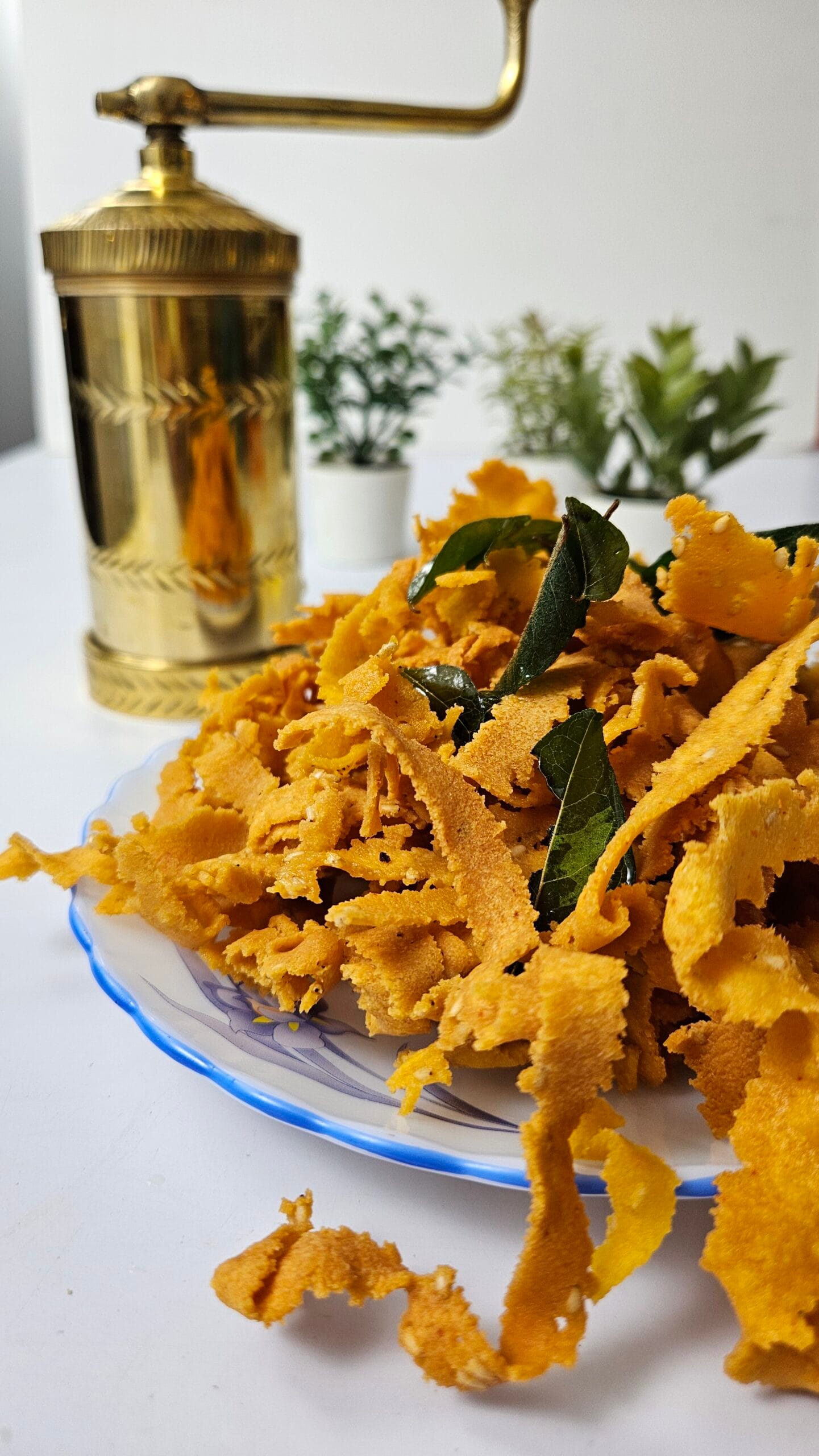 Garlic Ribbon Pakoda