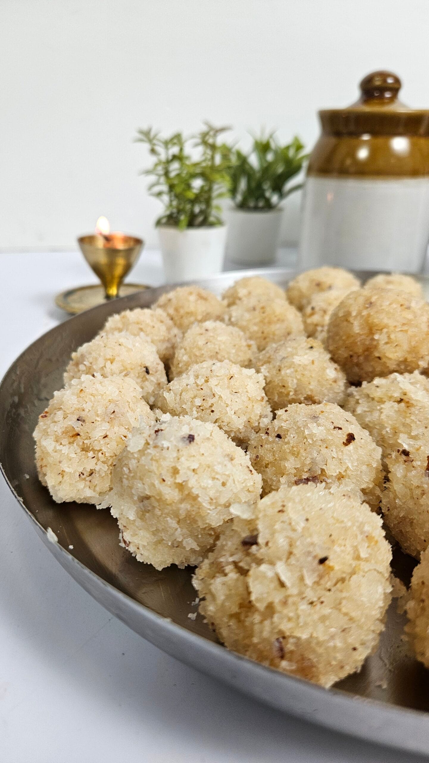 Instant Coconut Ladoo